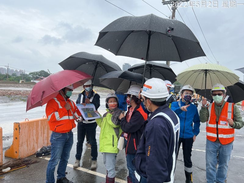 地政局康局長至工區視察