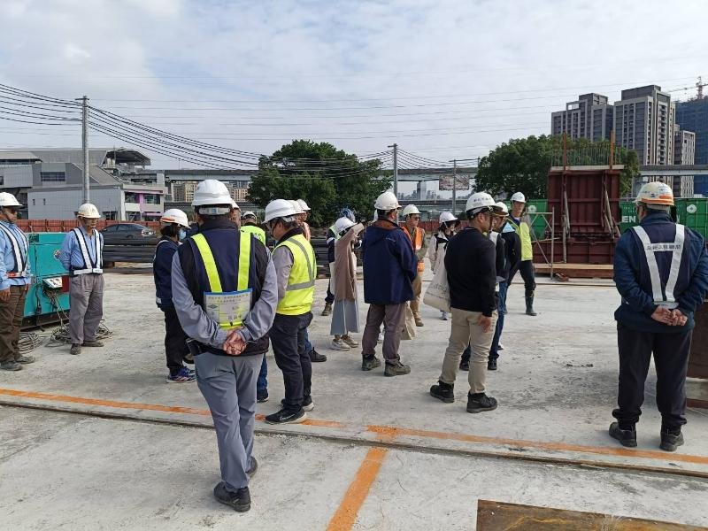 地政局長視察橋梁預鑄場