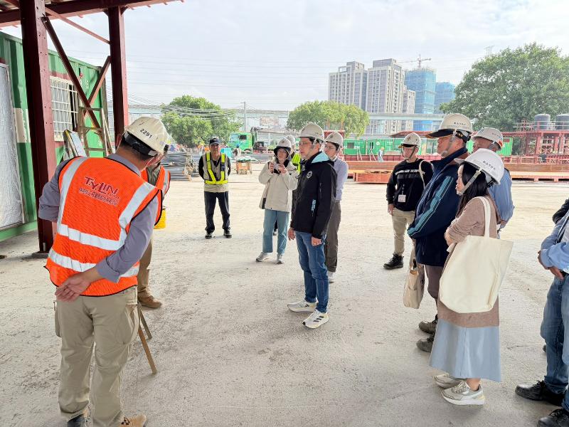 地政局長視察橋梁預鑄場