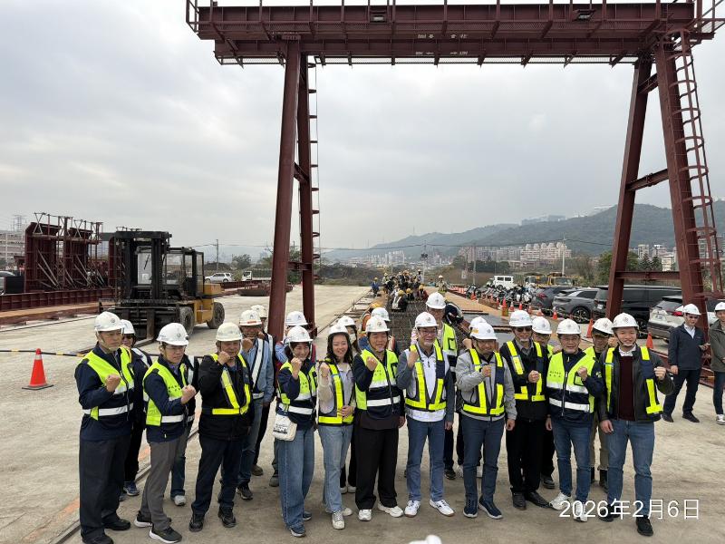 市長視察橋梁預鑄場