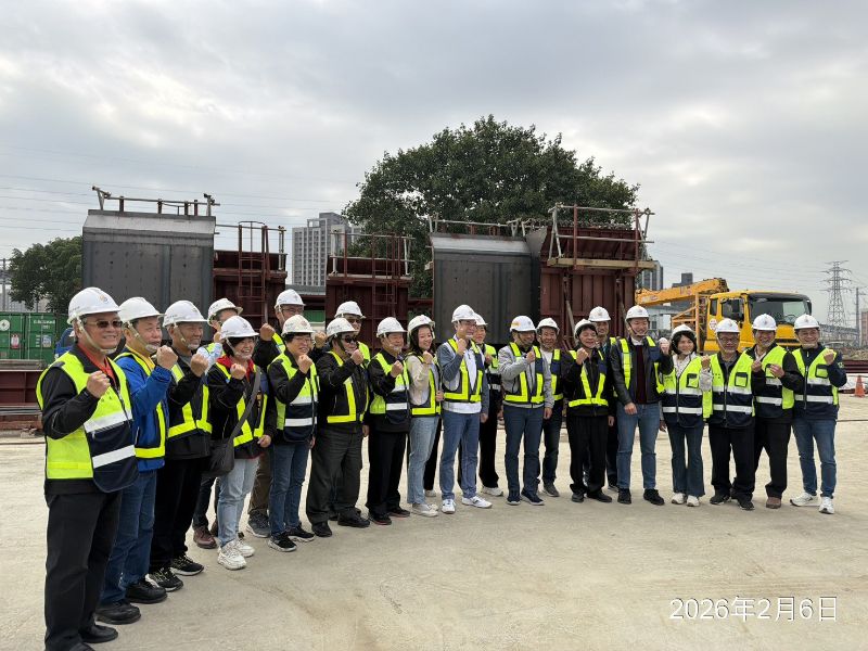 市長視察橋梁預鑄場