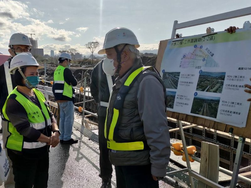 地政局康局長至工區視察