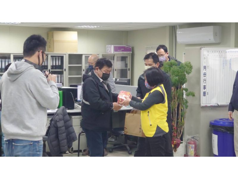 地政局康局長新春拜年